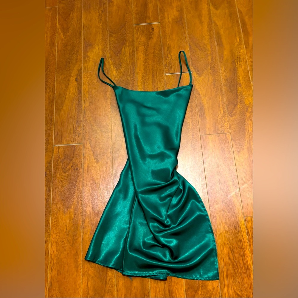 GREEN DRESS- never worn - Mendocino